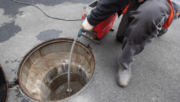 Quelle est l’importance de l’entretien et du curage des canalisations ?