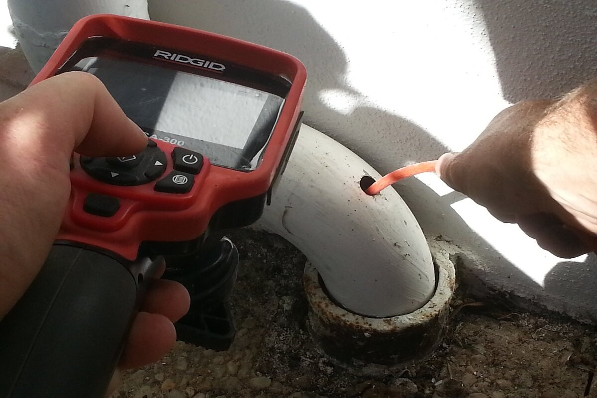 Fuite d’eau non visible : comment détecter une fuite cachée dans vos murs ou planchers ?