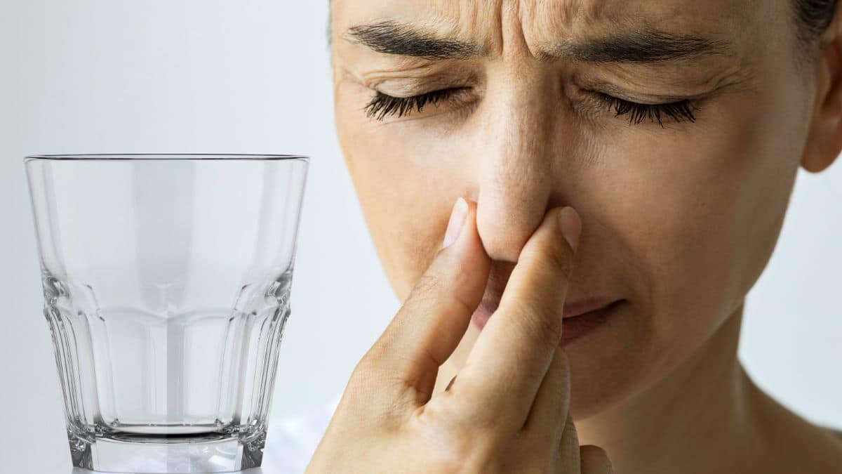 Pourquoi votre eau sent-elle mauvais et comment y remédier ?